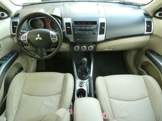 Mitsubishi Outlander 2.2 4WD 7 plazas
