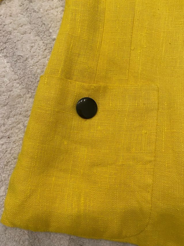 Americana de lino amarilla