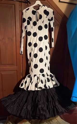 Traje de Gitana Lunares Blanco y Negro
