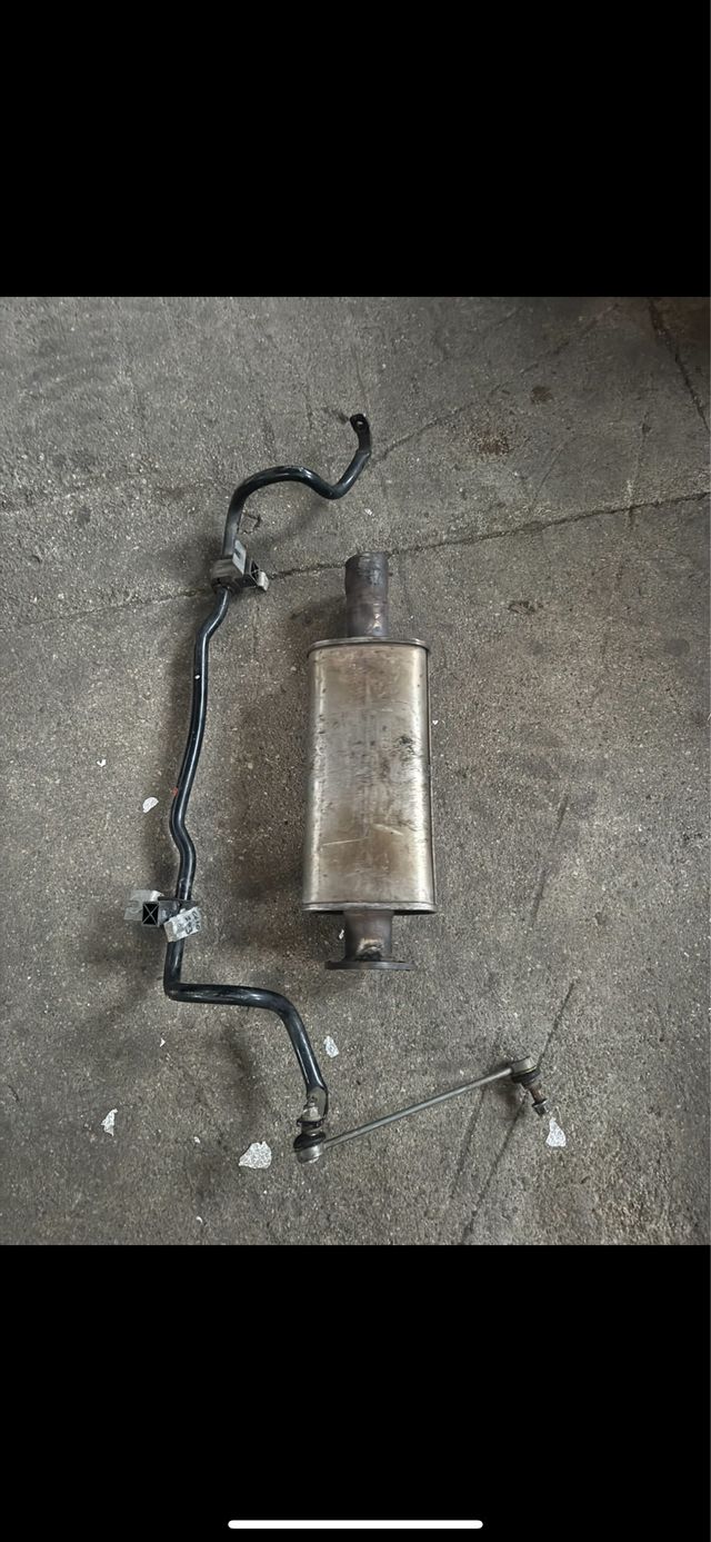 Barra estabilizadora y escape Clio Sport 203