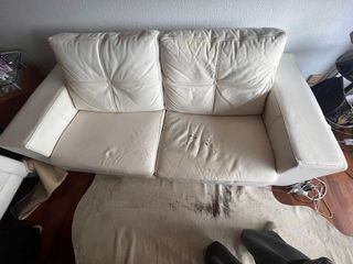 Sofá de cuero blanco