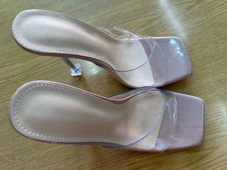Sandalias transparentes tacón cuadrado