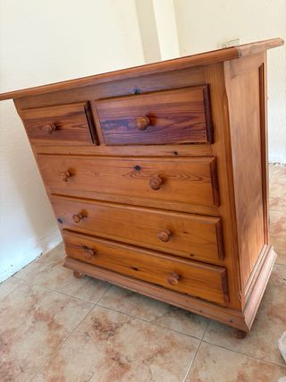 Cómoda de madera para dormitorio