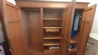 Precioso armario de madera antiguo