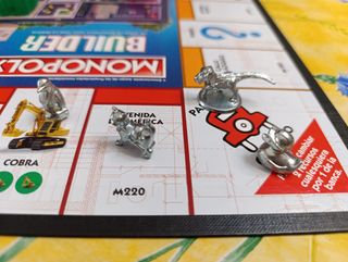 Monopoly Builder Juego la caja tiene un defecto