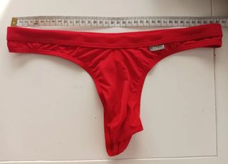 Tanga hombre rojo