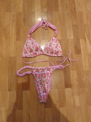 Bikini floral con estampado de cuadros