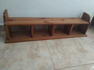 Estantería de madera