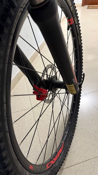 Bicicleta ROCKRIDER con accesorios