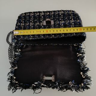 Bolso de tweed con cadena