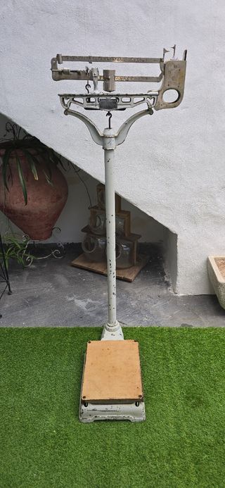 Báscula Farmacia Antigua Alfonso García . Recogida