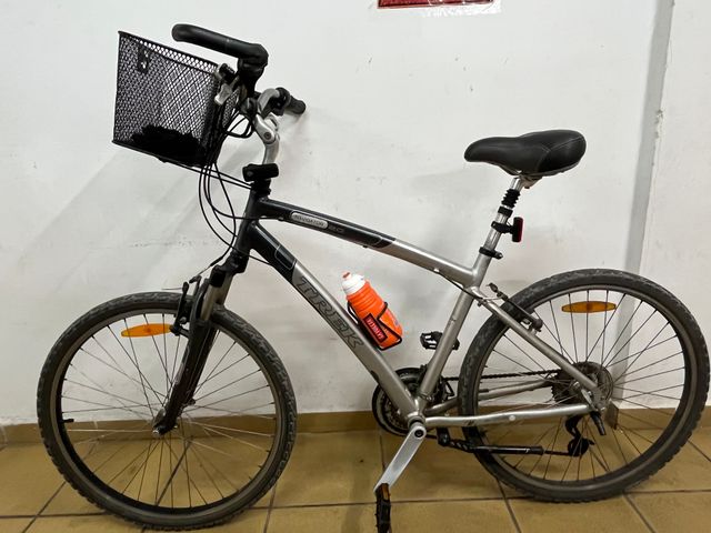 Bicicletta da corsa Trek Navigator 2.0