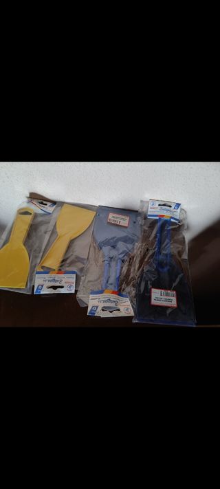 Rascadores de plástico para hielo (Nuevos)