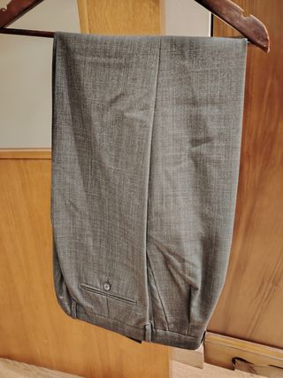 Pantalón de traje gris hombre