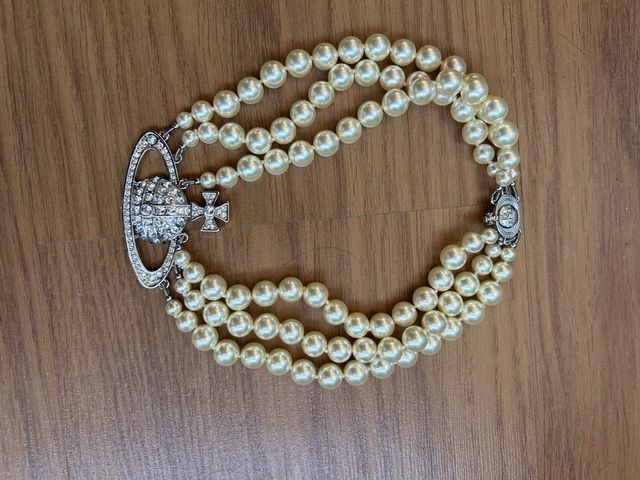 Collar de lujo Vivienne Westwood de plata y perlas