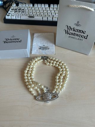 Collar de lujo Vivienne Westwood de plata y perlas