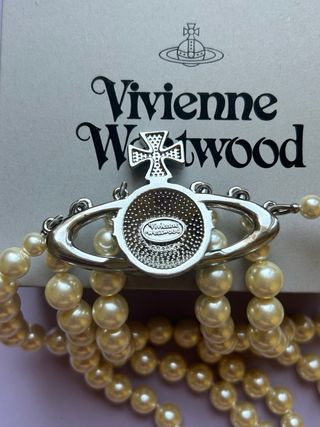 Collar de lujo Vivienne Westwood de plata y perlas