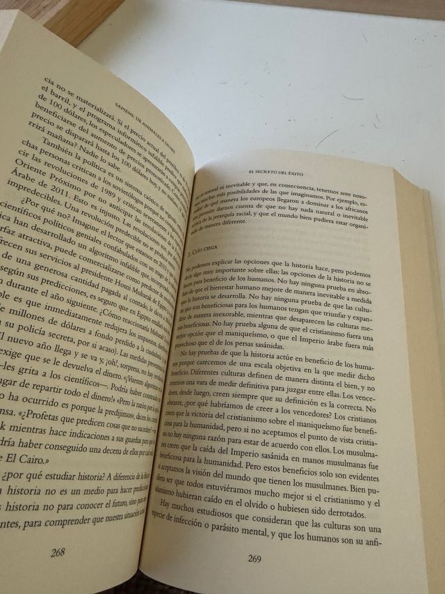 Sapiens. De animales a dioses / Sapiens: A Brie...