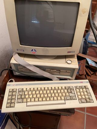 Ordenador Amstrad PC 1512 con impresora