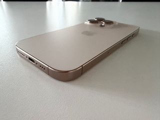 iPhone 16 Pro Desert Titanium 128 GB