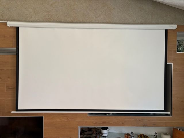 Proyector Philips + Pantalla Eléctrica Blanca