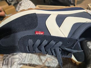 Tenis Levis Unisex Talla 41 Azul