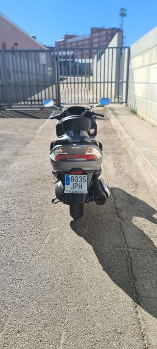 Suzuki Burgman 400cc - Como Nueva