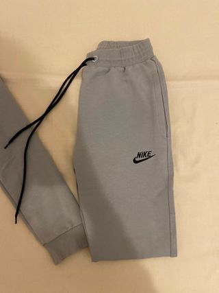 Sudadera Nike Gris