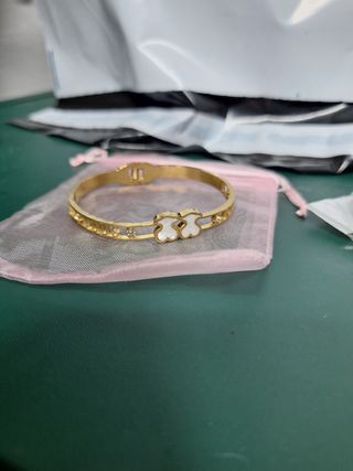 Pulseras de calidad . 