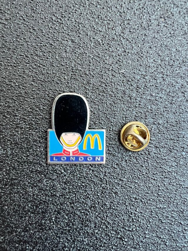 Pins McDonald's Londres Guarda Real
