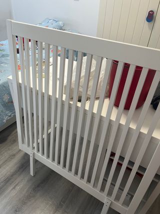 Cabecero juvenil de madera blanco