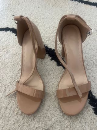 Sandalias Beige Tacón Ancho