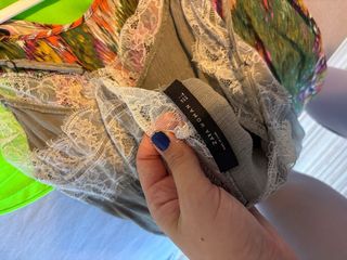 Top lencero Zara gris con encaje blanco Talla L