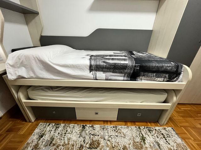 se vende la cama nido con 3 cajones.
