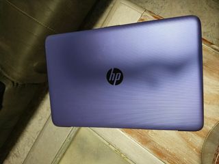 Ordenador HP Morado