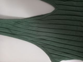 Top verde oliva acanalado