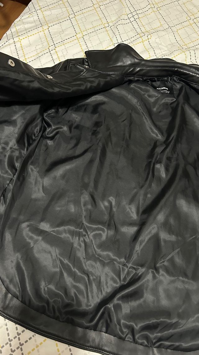 Camisa oversize efecto piel negra Talla M