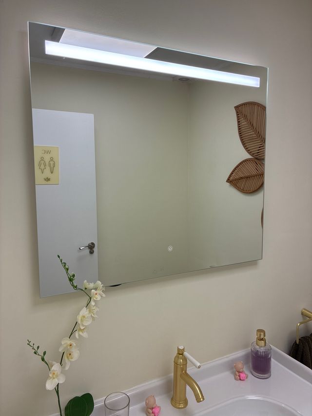 Espejo de baño con luz LED
