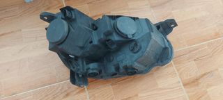 Faro delantero Peugeot rifter