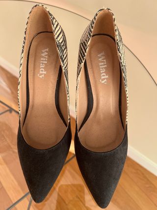 Zapatos de tacón salón beige y negro 
