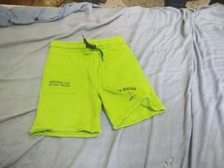 Pantalón corto verde neón 6 años