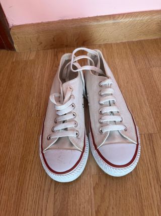 Zapatillas Blancas tipo converse