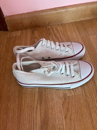 Zapatillas Blancas tipo converse