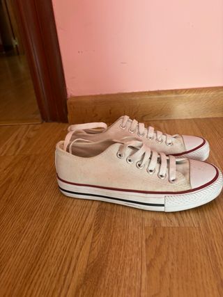 Zapatillas Blancas tipo converse