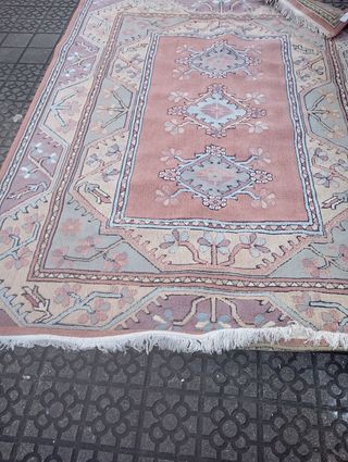 Alfombra estilo oriental beige y rosa