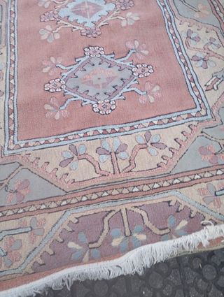 Alfombra estilo oriental beige y rosa