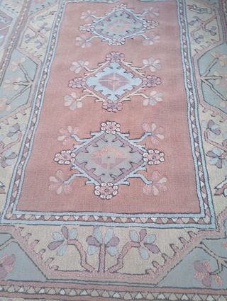 Alfombra estilo oriental beige y rosa