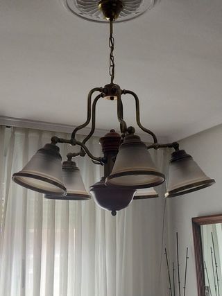 Lámpara de techo 5 focos madera y latón