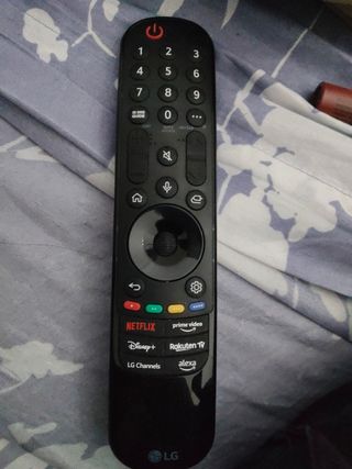 Televisor LG 43+base para poner en pared universal