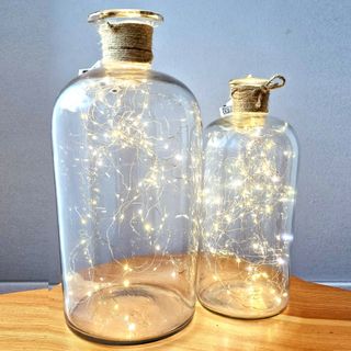 2 BOTELLONES DE VIDRIO CON LUCES PARA DECORACIÓN